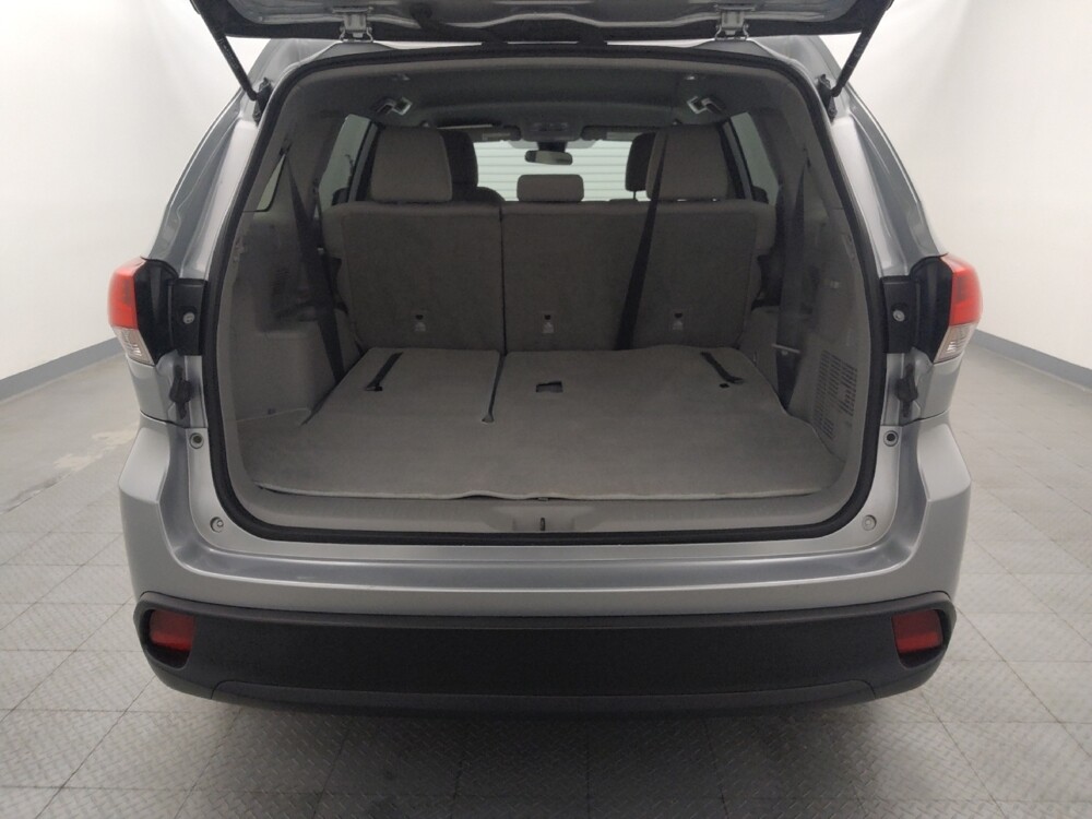 2019 Toyota Highlander in Live Oak, TX 78233 - 18132327 29