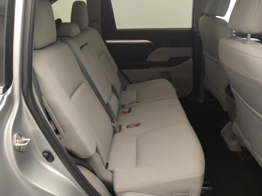 2019 Toyota Highlander in Live Oak, TX 78233 - 18132327 19