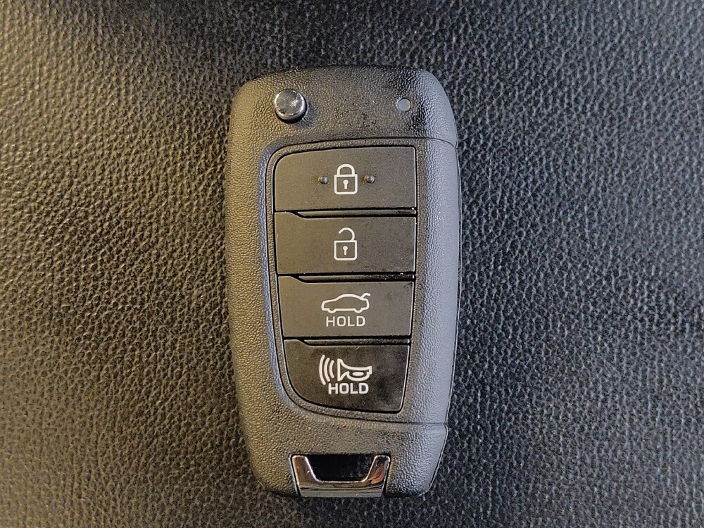 2025 Hyundai Elantra in Houston, TX 77034 - 18132334 32