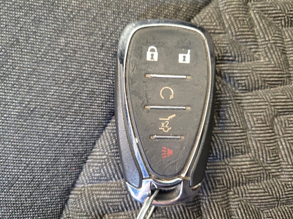 2022 Chevrolet Equinox in Columbus, OH 43228 - 18132357 32