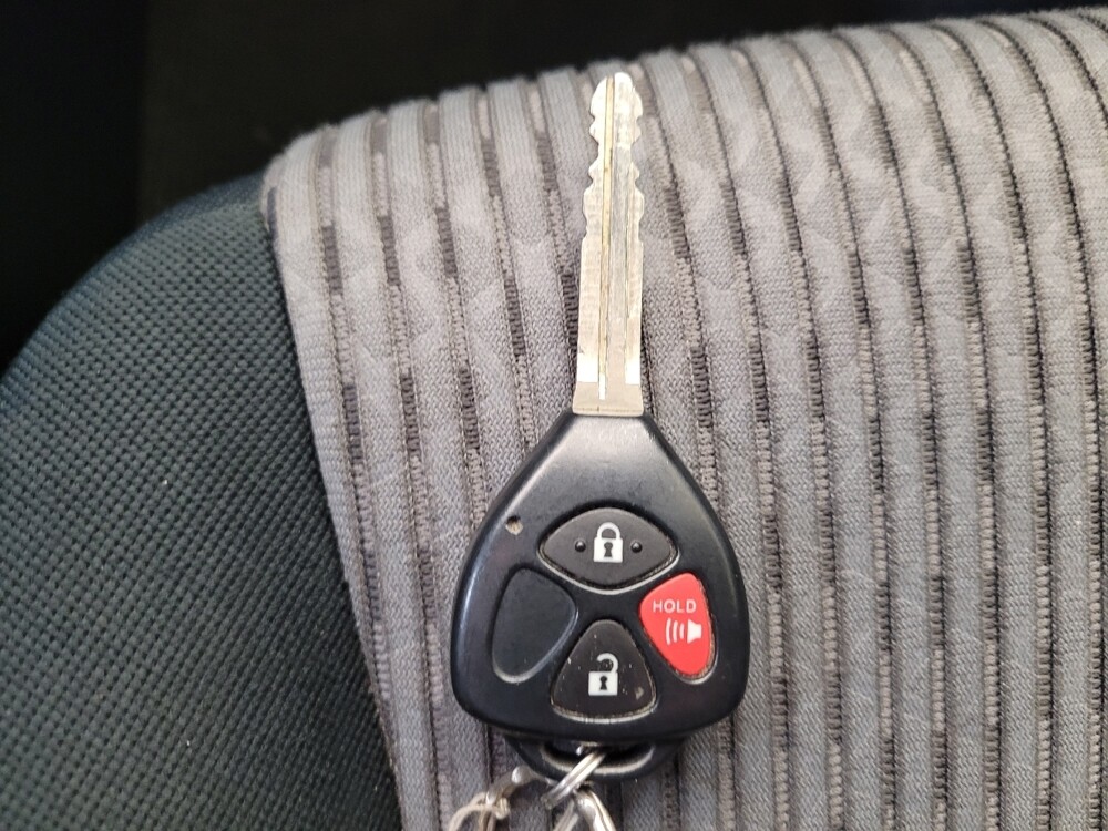 2017 Toyota 4Runner in Cincinnati, OH 45255 - 18132363 32