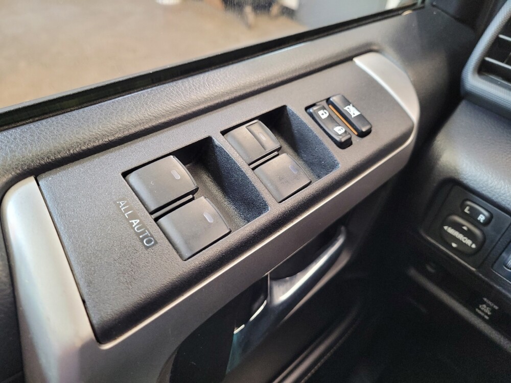 2017 Toyota 4Runner in Cincinnati, OH 45255 - 18132363 27