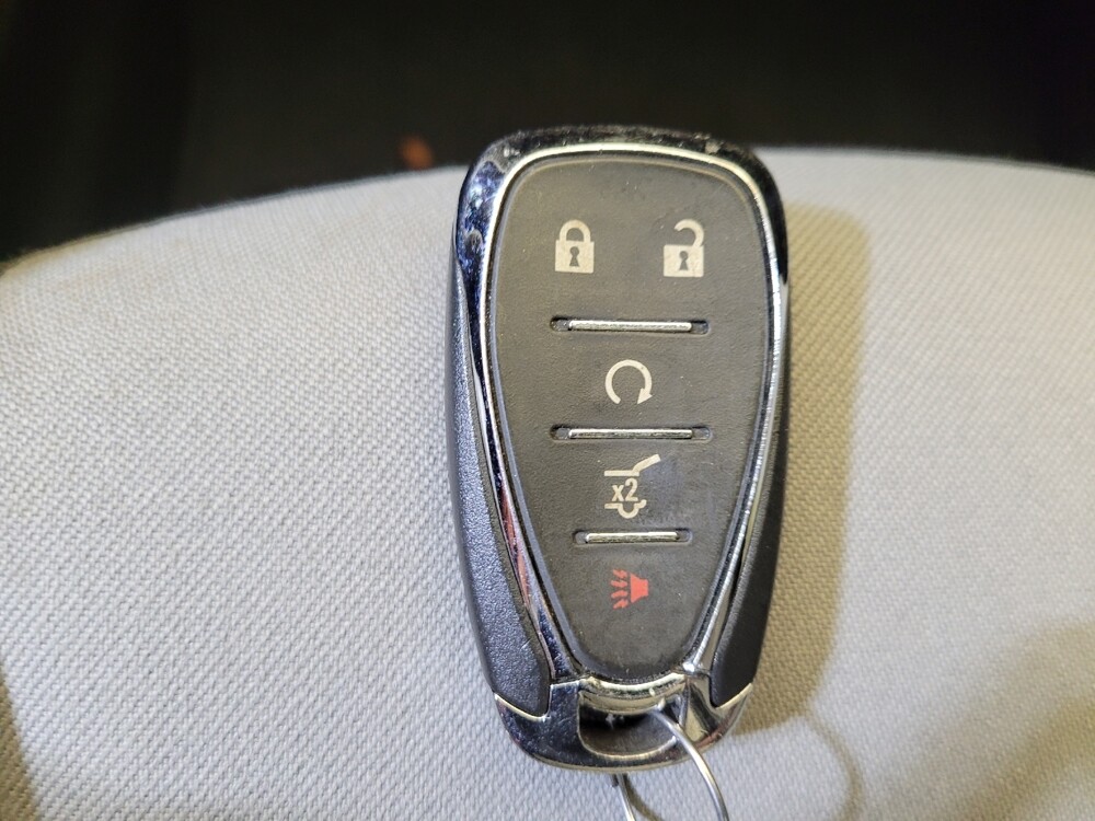 2020 Chevrolet Equinox in Columbus, OH 43228 - 18132364 32