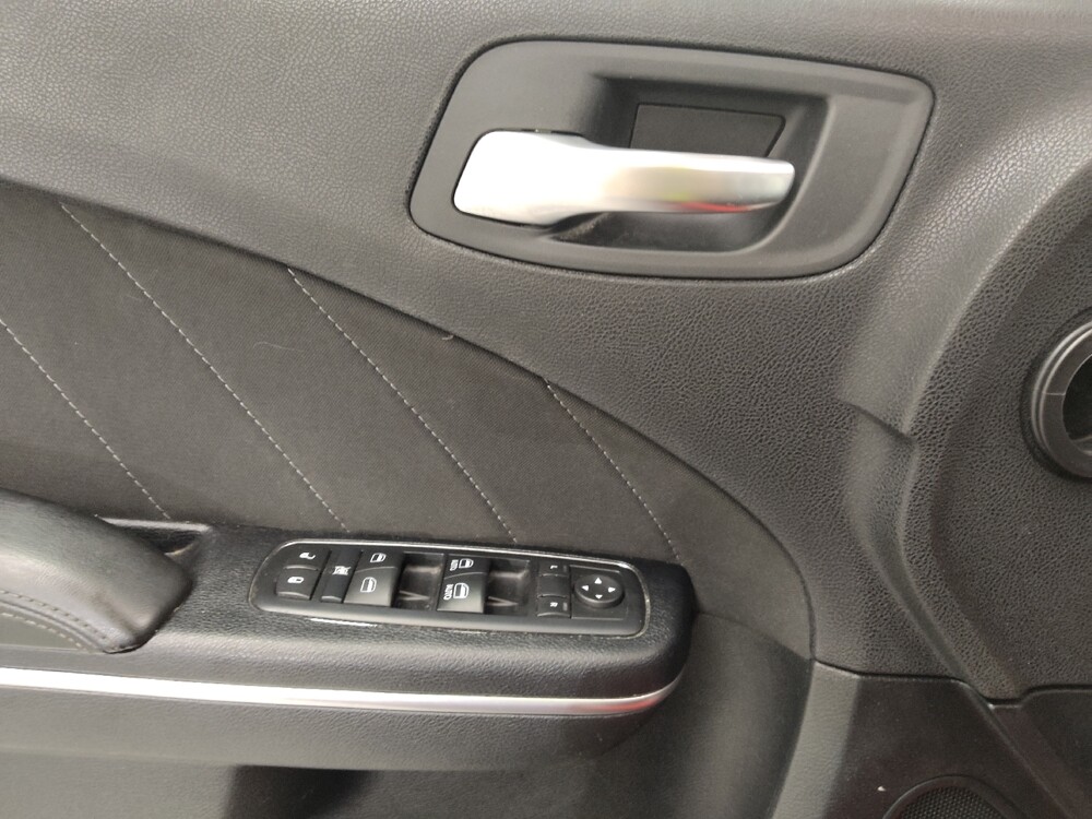 2017 Dodge Charger in St. Louis, MO 63136 - 18132367 27