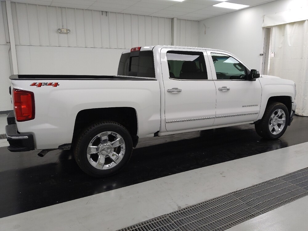 2018 Chevrolet Silverado 1500 in St. Louis, MO 63125 - 18132372 10