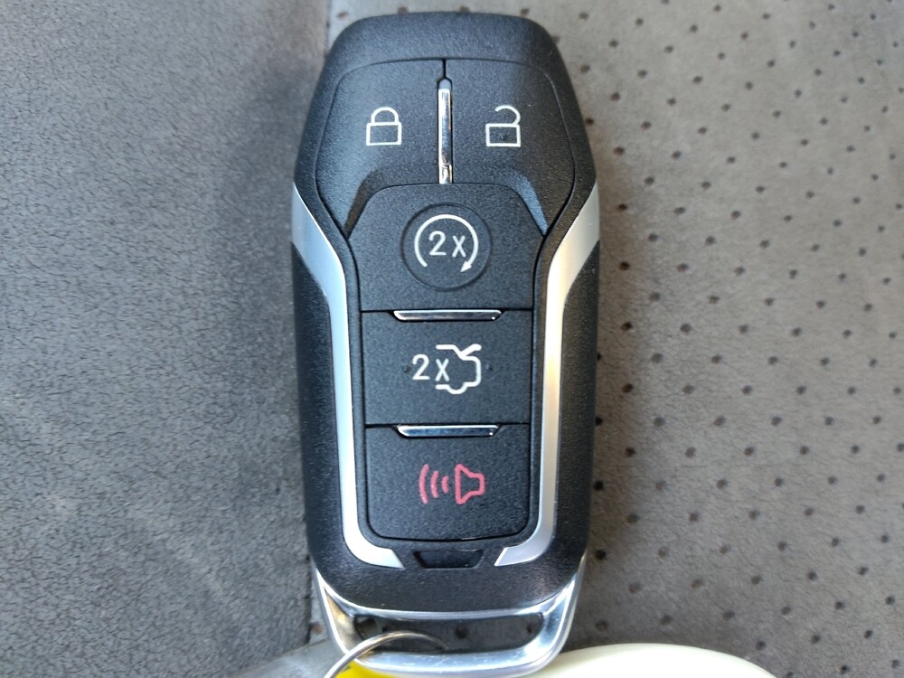 2017 Ford Explorer in Pittsburgh, PA 15237 - 18132377 32