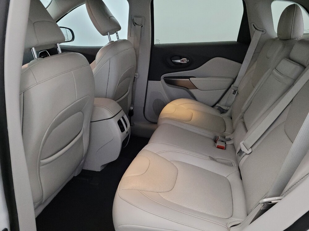 2019 Jeep Cherokee in Temple Hills, MD 20746 - 18132380 18