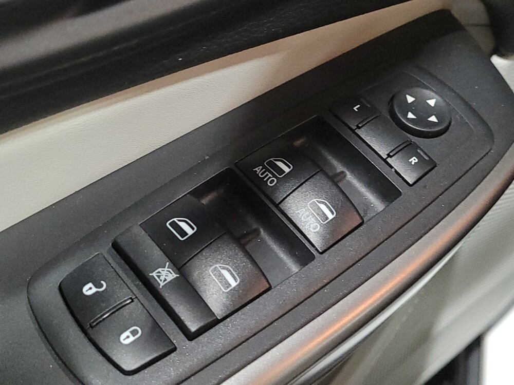 2019 Jeep Cherokee in Temple Hills, MD 20746 - 18132380 27