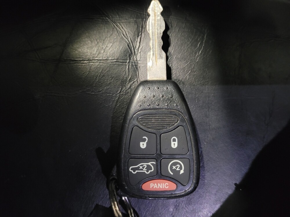 2014 Chrysler 200 in Pittsburgh, PA 15237 - 18132388 32