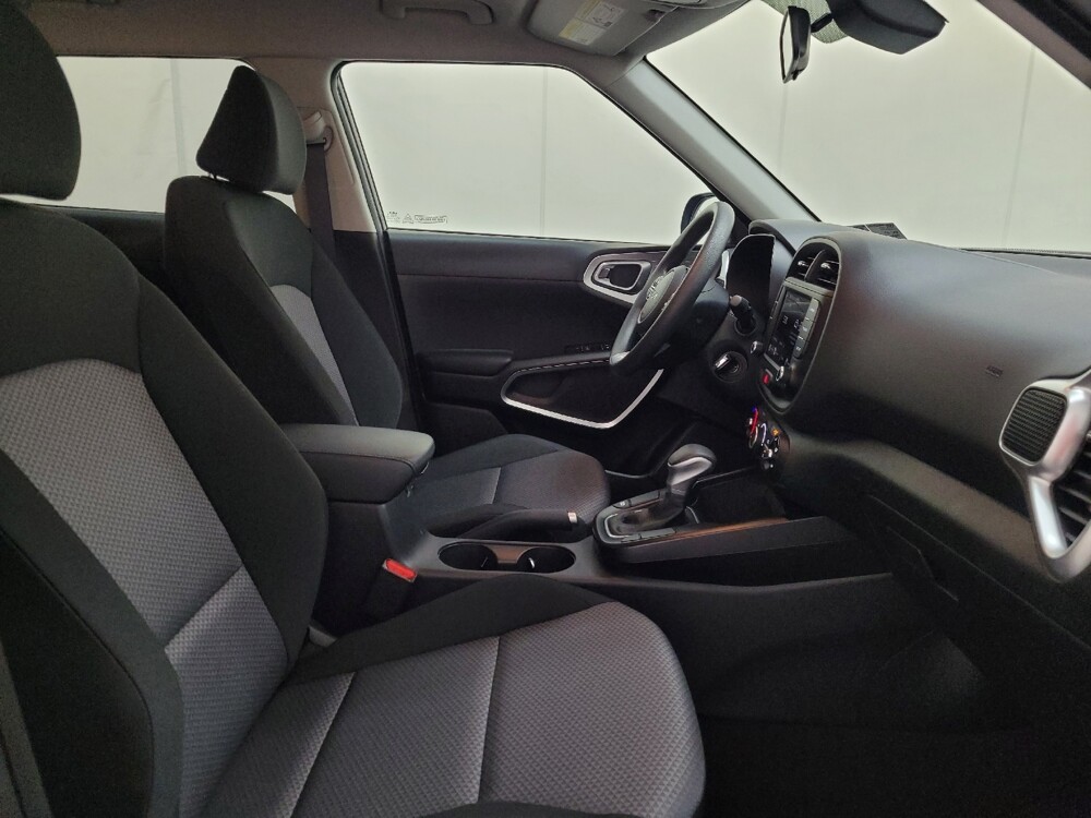 2025 Kia Soul in Allentown, PA 18103 - 18132395 21