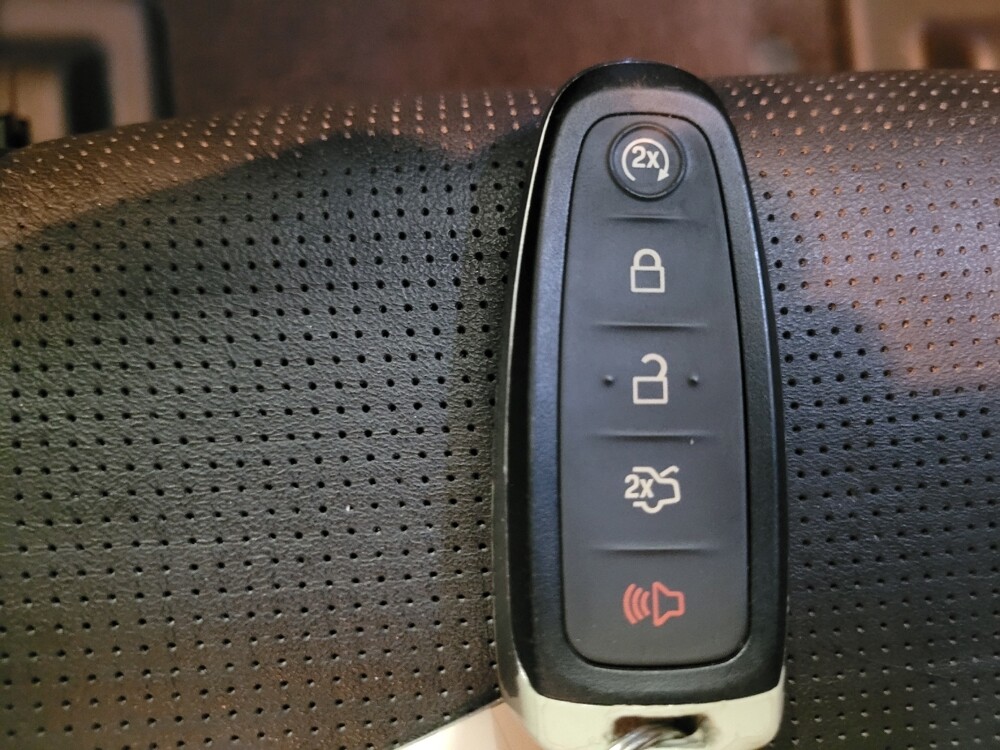 2017 Ford Taurus in Henrico, VA 23223 - 18132401 32