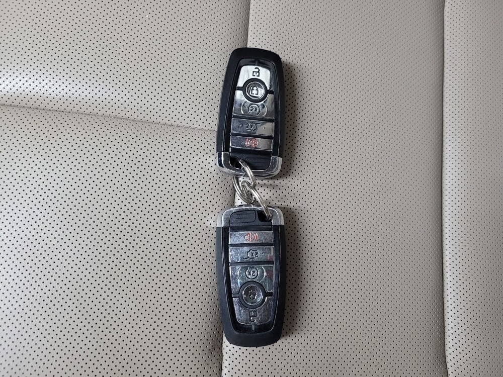 2021 Lincoln Corsair in Allentown, PA 18103 - 18132405 32