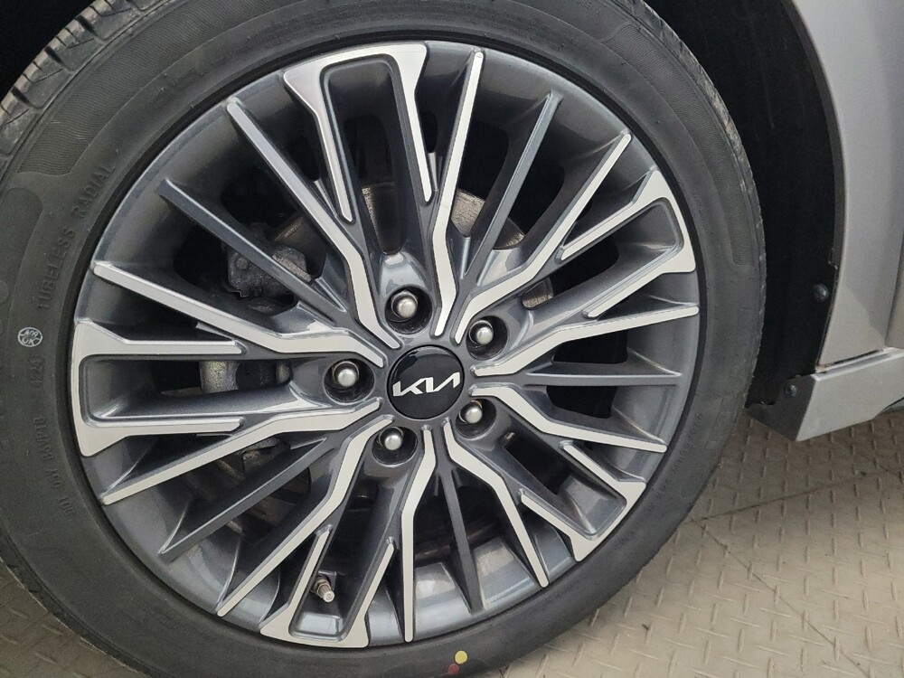 2023 Kia Forte in Pittsburgh, PA 15237 - 18132406 31