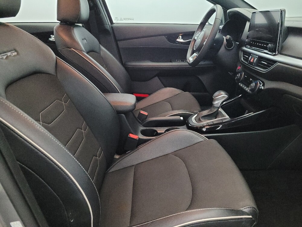2023 Kia Forte in Pittsburgh, PA 15237 - 18132406 21