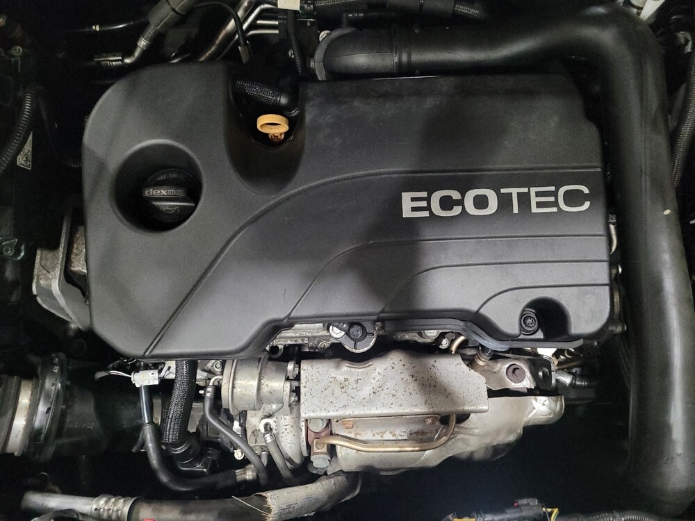 2020 Chevrolet Equinox in Newport News, VA 23601 - 18132420 30