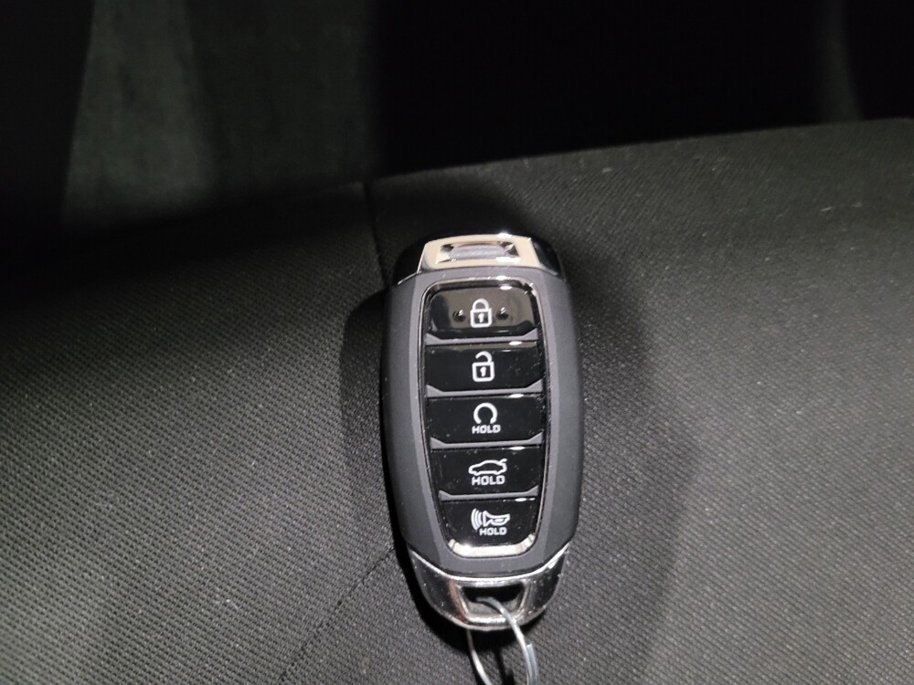 2023 Hyundai Elantra in New Castle, DE 19720 - 18132421 32