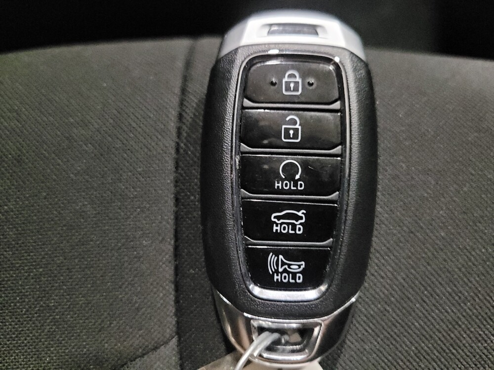 2022 Hyundai Elantra in New Castle, DE 19720 - 18132439 32