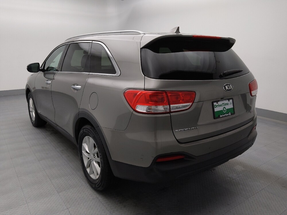 2016 Kia Sorento in Gladstone, MO 64118 - 18132456 5
