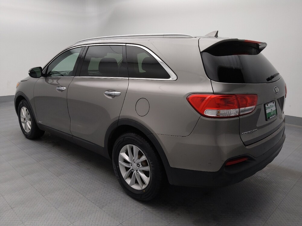 2016 Kia Sorento in Gladstone, MO 64118 - 18132456 3