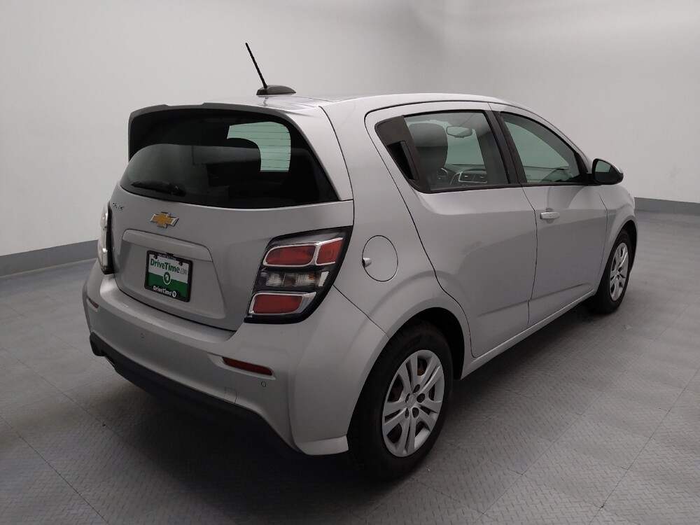2020 Chevrolet Sonic in Gladstone, MO 64118 - 18132457 9
