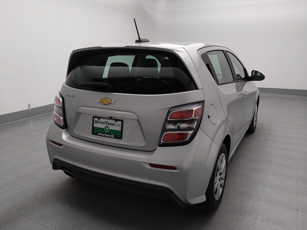 2020 Chevrolet Sonic in Gladstone, MO 64118 - 18132457 7