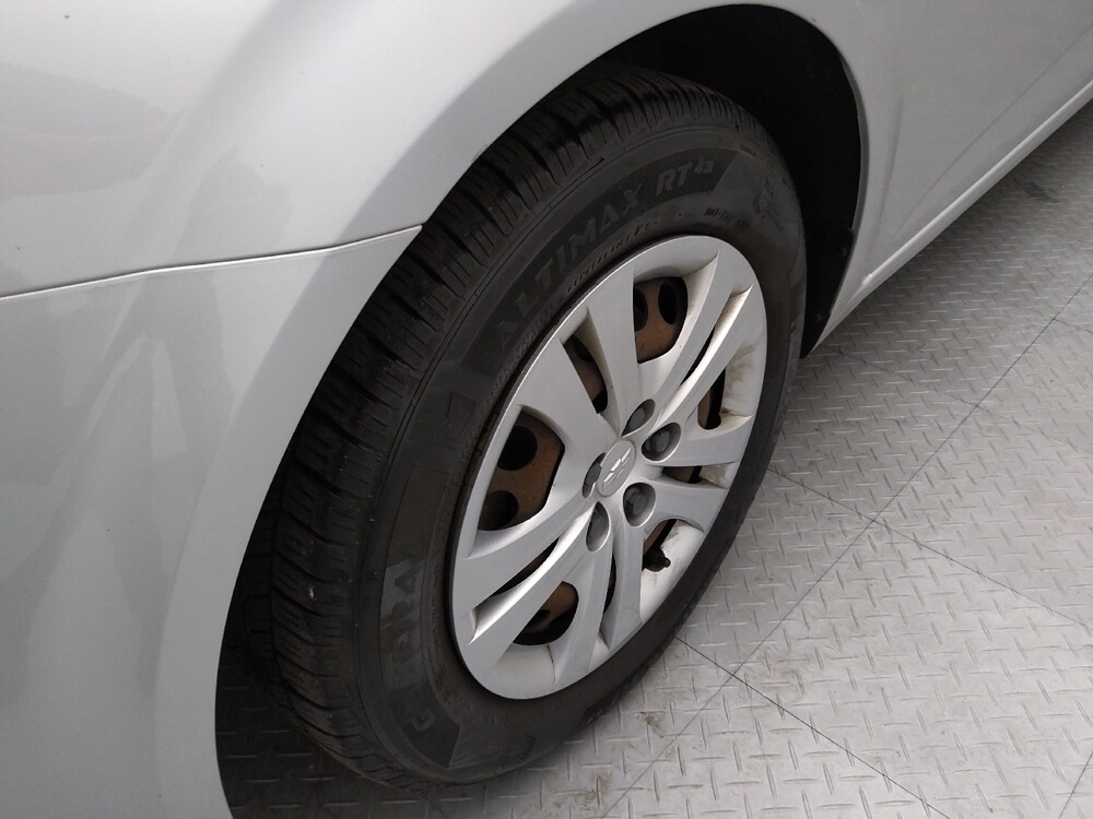 2020 Chevrolet Sonic in Gladstone, MO 64118 - 18132457 31