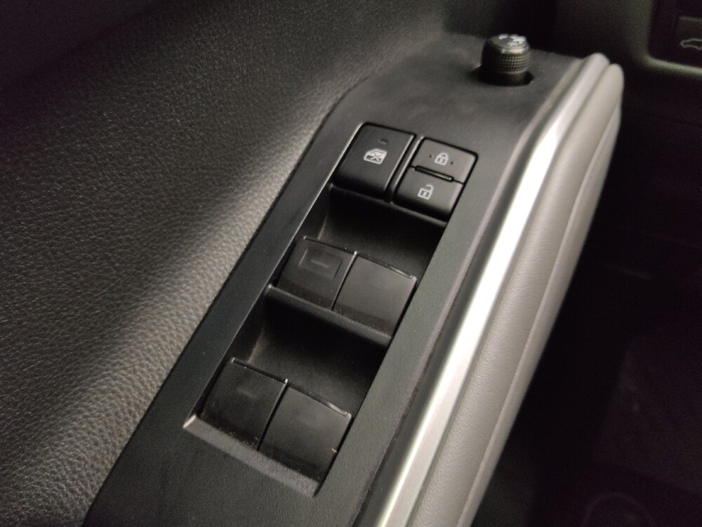 2022 Toyota Highlander in Springfield, MO 65807 - 18132459 27