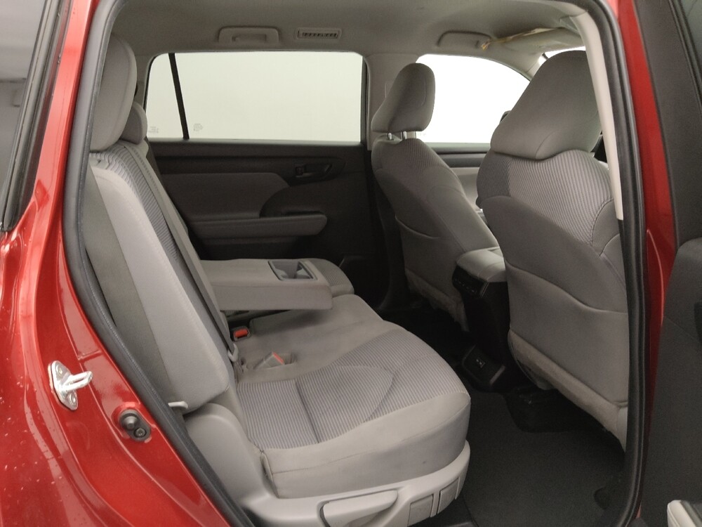 2022 Toyota Highlander in Springfield, MO 65807 - 18132459 19