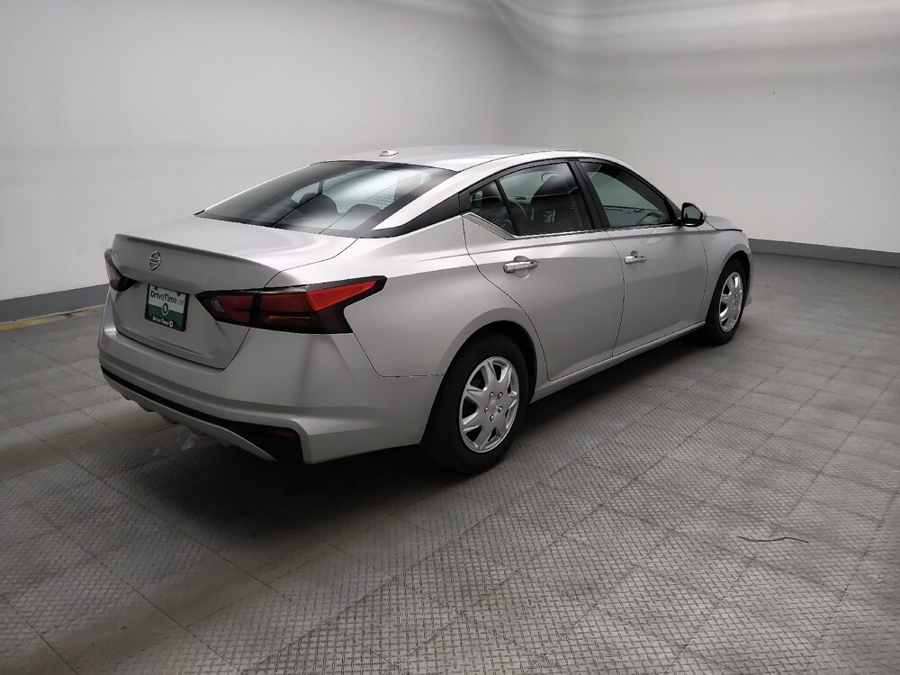 2020 Nissan Altima in Lombard, IL 60148 - 18132461 10