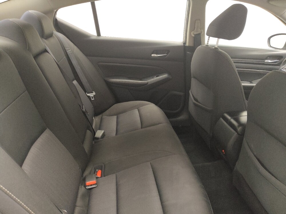 2020 Nissan Altima in Lombard, IL 60148 - 18132461 19