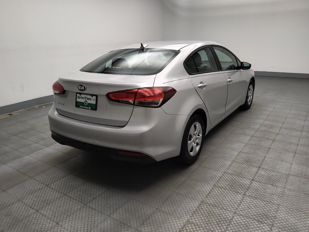 2018 Kia Forte in Lombard, IL 60148 - 18132465 9