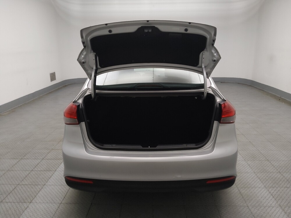 2018 Kia Forte in Lombard, IL 60148 - 18132465 29