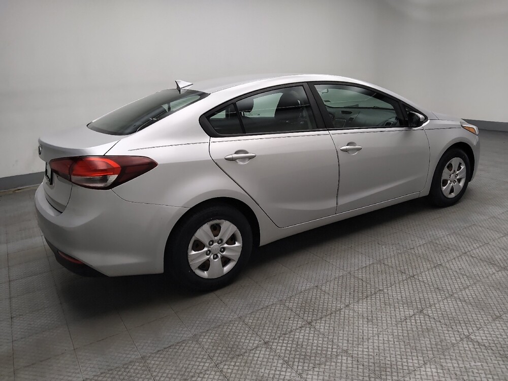 2018 Kia Forte in Lombard, IL 60148 - 18132465 10