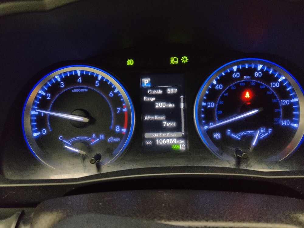 2018 Toyota Highlander in Lombard, IL 60148 - 18132470 23