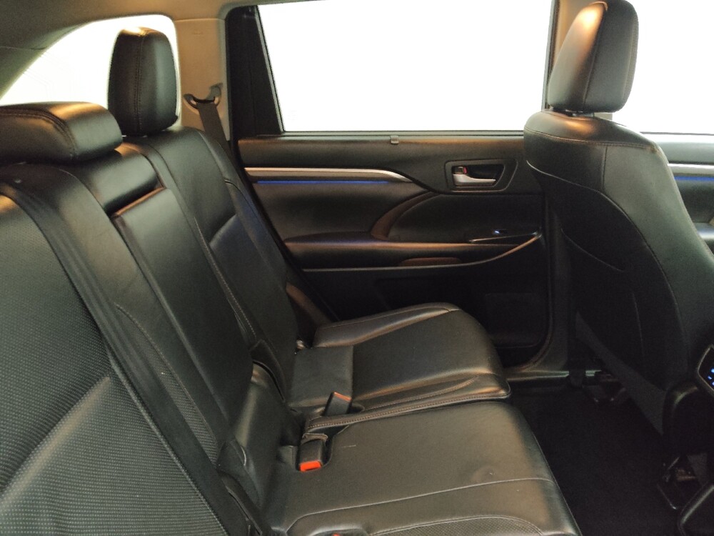 2018 Toyota Highlander in Lombard, IL 60148 - 18132470 19