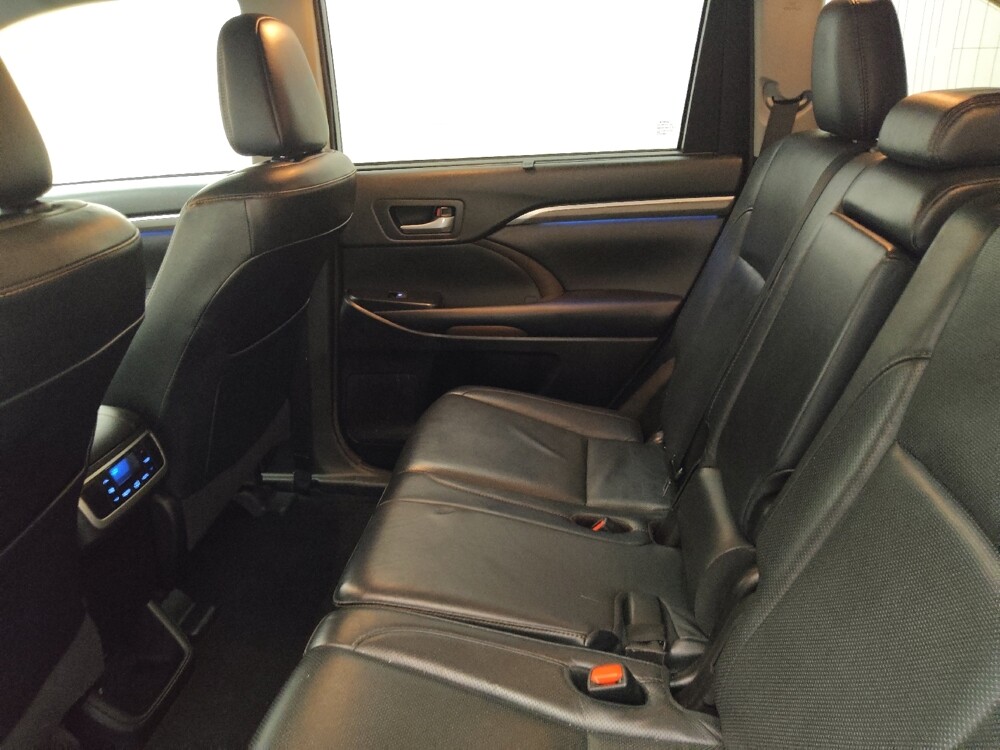 2018 Toyota Highlander in Lombard, IL 60148 - 18132470 18