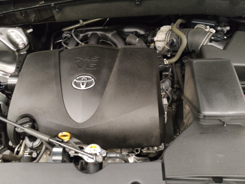 2018 Toyota Highlander in Lombard, IL 60148 - 18132470 30
