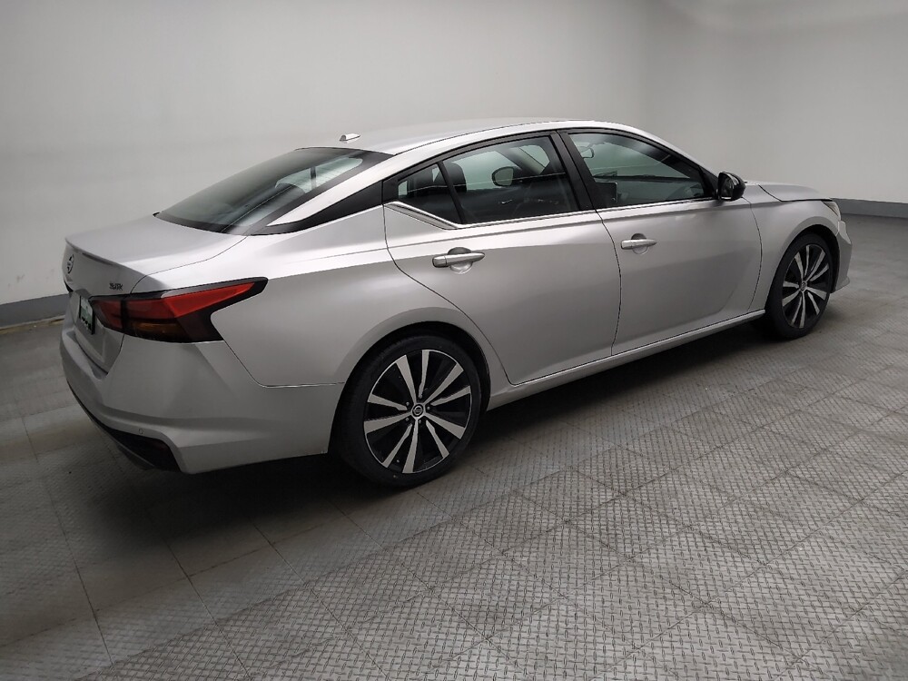2020 Nissan Altima in Des Moines, IA 50310 - 18132473 10