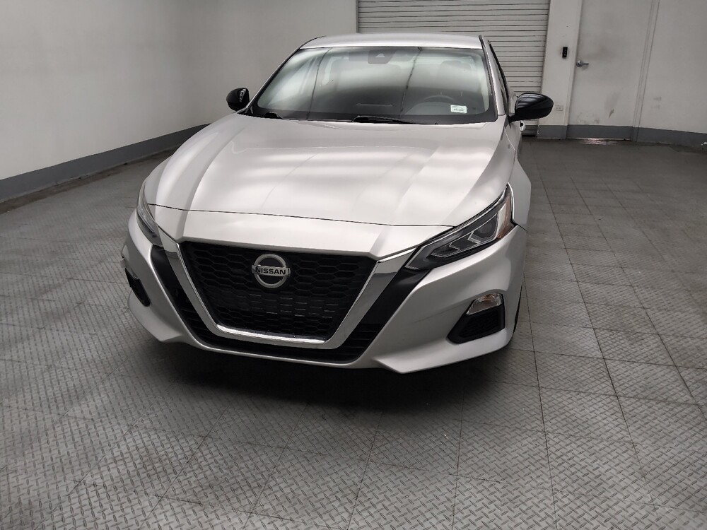 2020 Nissan Altima in Des Moines, IA 50310 - 18132473 15