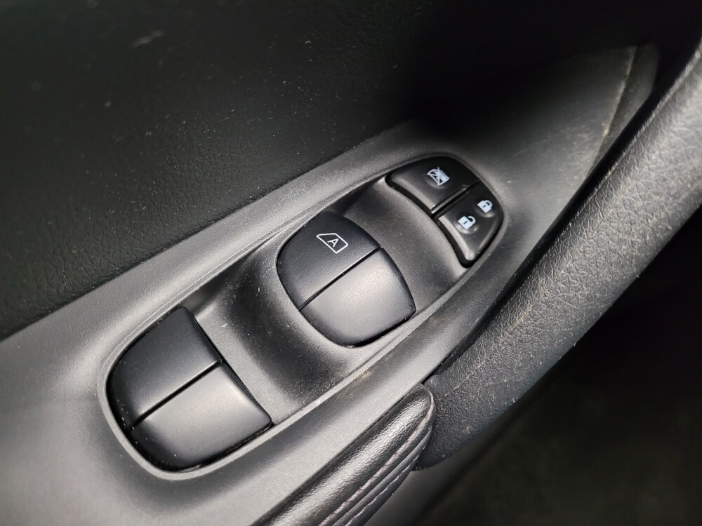 2019 Nissan Rogue in Grand Rapids, MI 49508 - 18132475 27