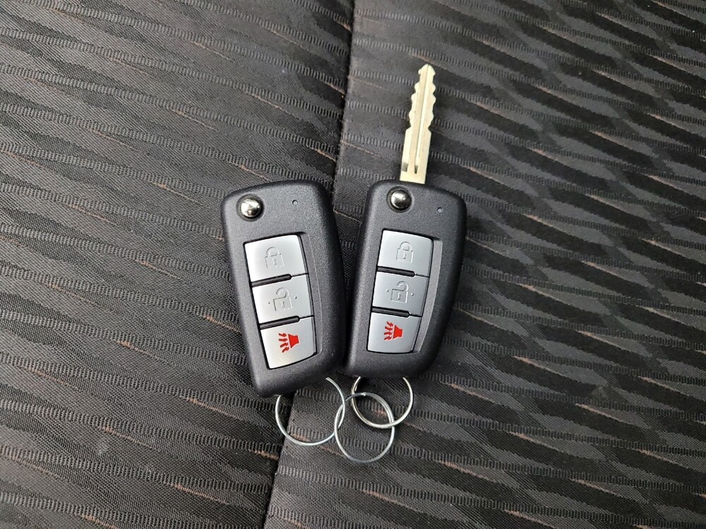 2019 Nissan Rogue in Grand Rapids, MI 49508 - 18132475 32