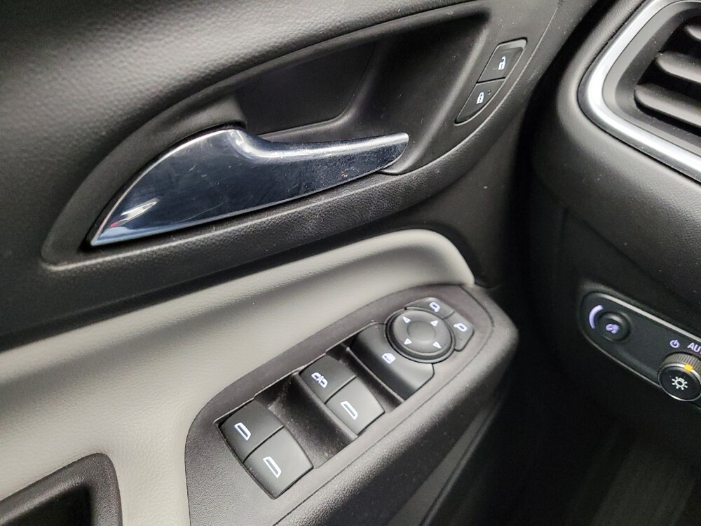 2020 Chevrolet Equinox in Grand Rapids, MI 49508 - 18132476 27