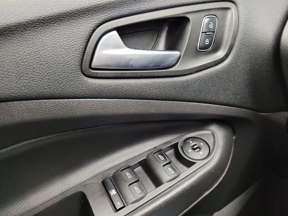 2018 Ford Escape in Taylor, MI 48180 - 18132477 27