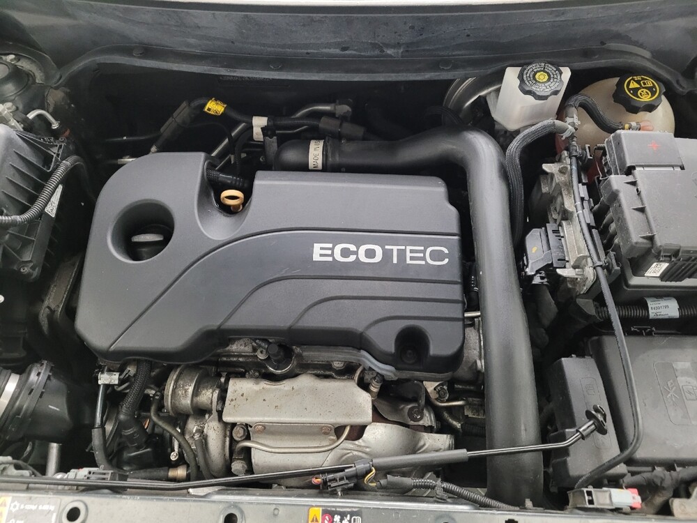 2020 Chevrolet Equinox in Grand Rapids, MI 49508 - 18132480 30