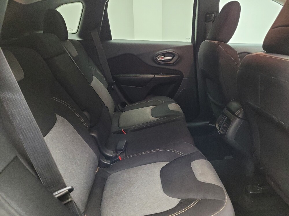 2014 Jeep Cherokee in Grand Rapids, MI 49508 - 18132487 19