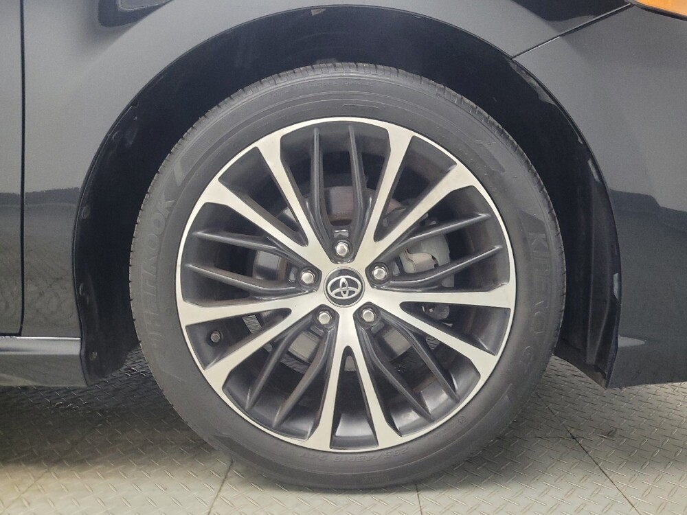 2019 Toyota Camry in Indianapolis, IN 46219 - 18132491 31