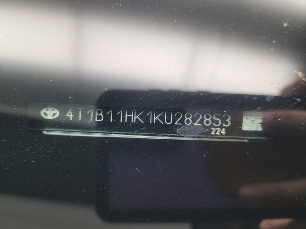 2019 Toyota Camry in Indianapolis, IN 46219 - 18132491 33