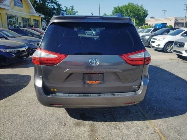 2018 Toyota Sienna in Greenville, SC 29607 - 18132497 4