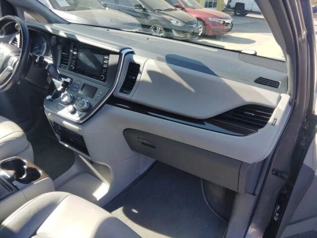 2018 Toyota Sienna in Greenville, SC 29607 - 18132497 17