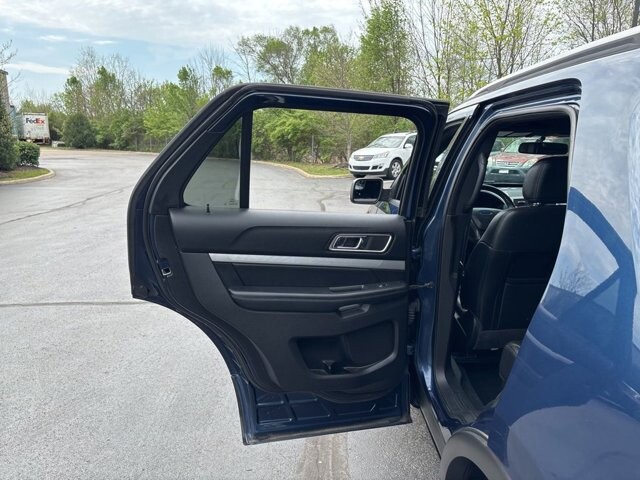 2017 Ford Explorer in Marysville, OH 43040 - 18132517 31
